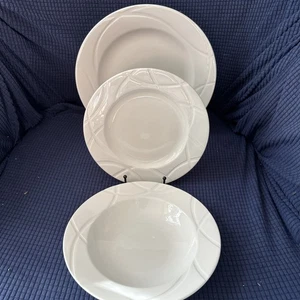 3 Stück Lenox Vibe Einstellung 11" Abendessen, 9" Salat/Dessert, 9" Suppenschüssel. WEISS - Bild 1 von 11