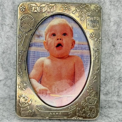 Marco de fotos de álbum de fotos cuadrado ovalado de 3"x4,25" grabado de plata de colección Foto 1 de 4