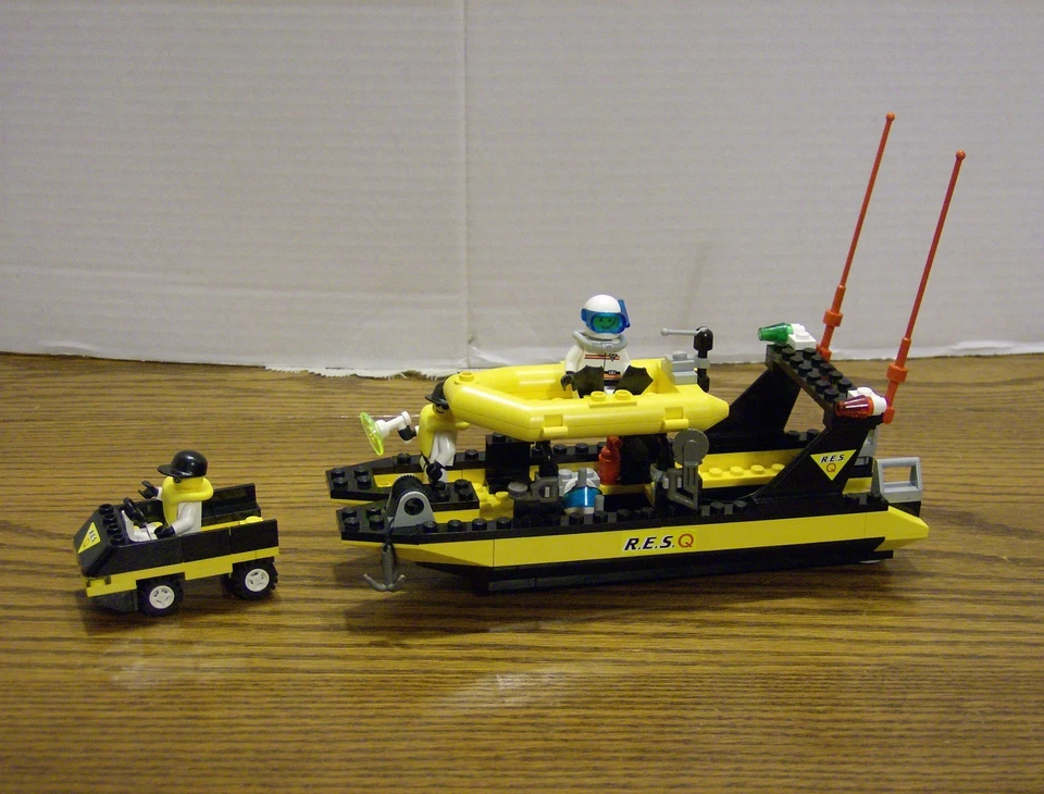 Lego 6451 Classic Town Res-Q RIVER RESPONSE Complete w/Instructions - Image 1 of 1