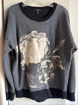 Sudadera J Crew French Terry Gris Oscuro con Gráfico de Flores Talla Mediana Foto 1 de 4