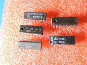 Lote de 5: 7400 DIP IC vintage 1985 o anterior. Vendedor de EE. UU., ¡envío rápido! PRUEBA OK - Imagen 1 de 2