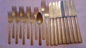 18 VINTAGE ONEIDA/1881 ROGERS/LTD TARNISHED SILVERPLATE FLATWARE "CAPRI" NICE!! - Picture 1 of 7
