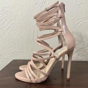 Steve Madden Flaunt Damen-Gladiator-Sandalen hautfarben Lack hoher Absatz Riemchen 8 - Bild 1 von 7