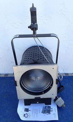  TV studio Altman 1K 8" Fresnel 75Q NEW Quartz Stage Light with plug - Image 1 of 4