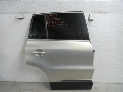 2009-2010-2011-2012-2013-2014-2015-2016-2017 VOLKSWAGEN TIGUAN RIGHT REAR DOOR - Image 1 of 4