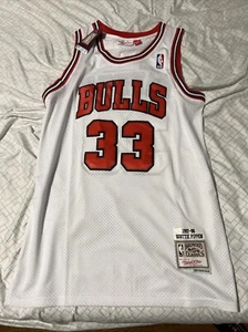 Scottie Pippen Mitchell Ness 97 98 Bulls Jersey L - Picture 1 of 2