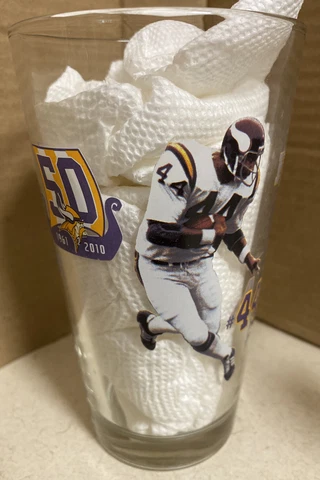 Miller Lite NFL MN Vikings 50 Years Of Greatness Beer Glass Chuck Foreman Cover