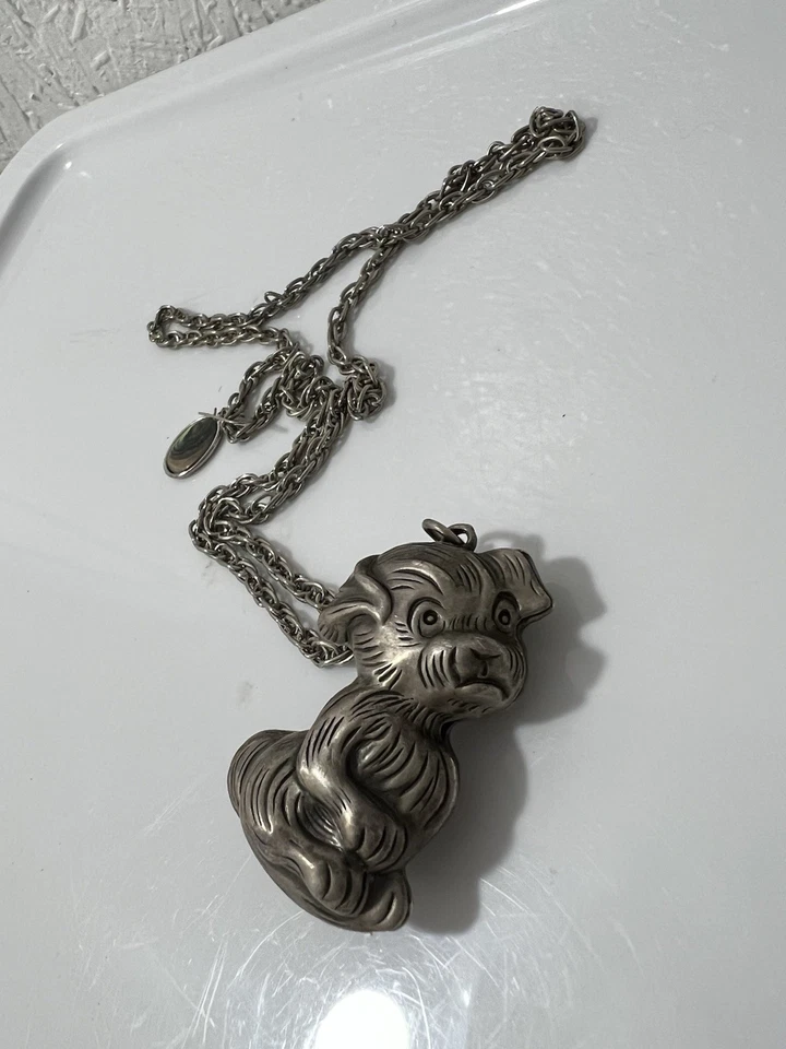 Cachorro Colgante 3D Peltre Hinchado Colgante Collar Pesado "¡No Mires a los Ojos"! Foto 1 de 4