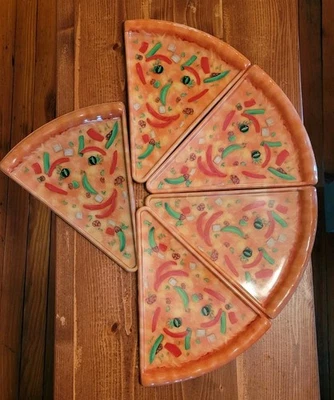 Juego de 5 platos de fiesta de plástico vintage de los años 90 Deborah malva rebanada de pizza cara Foto 1 de 4