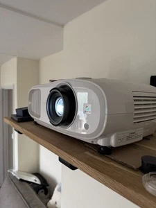 Epson EH-TW7000 3LCD 4K Pro-UHD Streaming and Gaming Projector - White - Picture 1 of 3