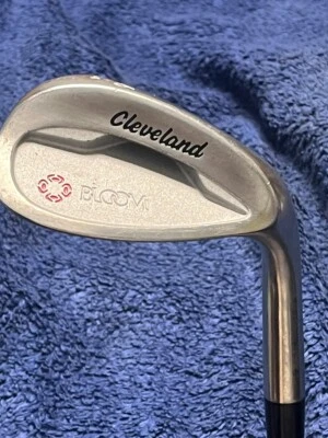 CLEVELAND BLOOM SAND WEDGE 56° - 14, BLOOM 50G LADIES (D-205) MAKE OFFER!! - Image 1 of 4