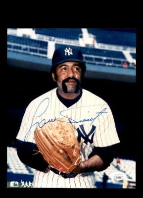 Luis Tiant JSA Coa Signed 8x10 Photo Autograph Yankees - Image 1 of 2