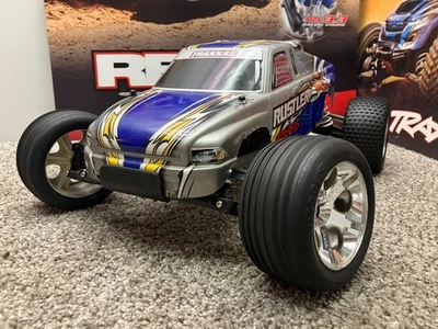 Traxxas Rustler Vintage Roller w Body - Image 1 of 4