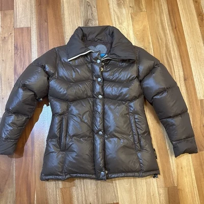 Abrigo rojo de plumón Holdens para mujer chaqueta con capucha talla grande cálido grueso invierno acolchado Foto 1 de 4