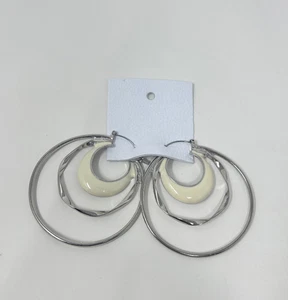 Free People Lyric Hoops NWT $38 - Picture 1 of 3