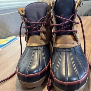 Rain boots Women's Size 8M LANDS END Duck Boots Rubber Tan/Navy Leather Lace Up - Picture 1 of 9