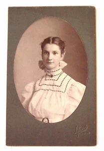 FOTOGRAFÍA ANTIGUA OVALADA MUJER JOVEN BONITA BOSTON, MA - Imagen 1 de 1