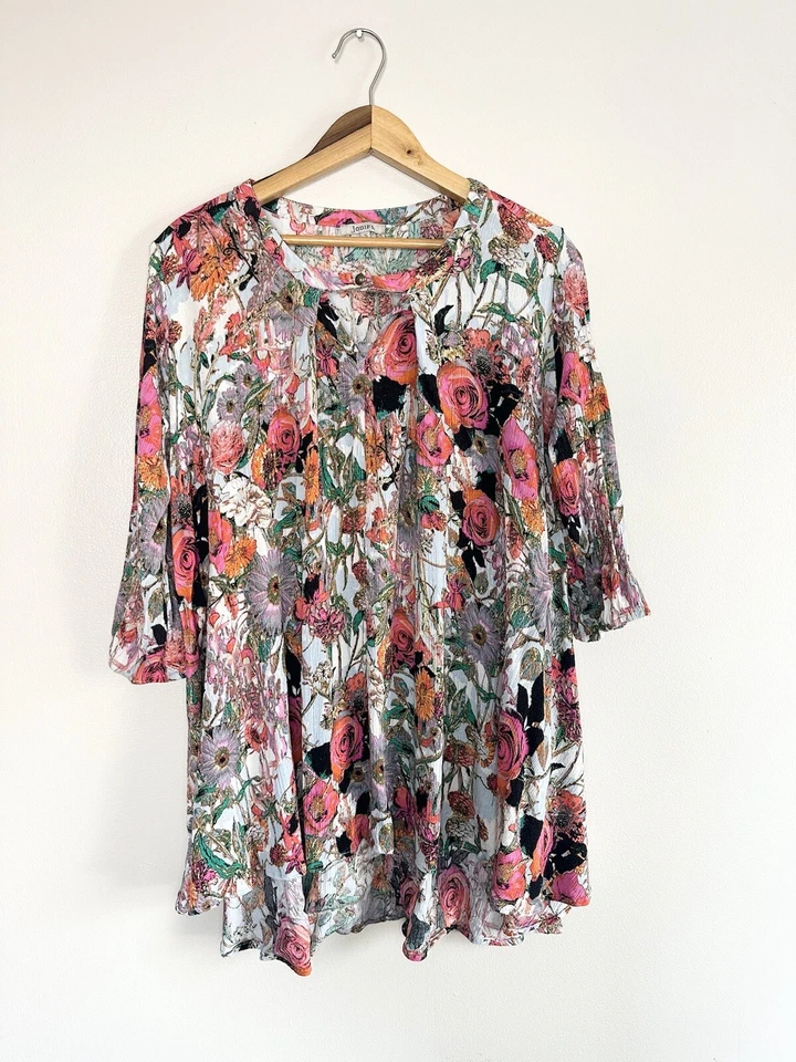 Blusa túnica Jodifl talla S boho estampado floral crepé ojo de cerradura cuello mangas 3/4 usada en excelente estado Foto 1 de 4