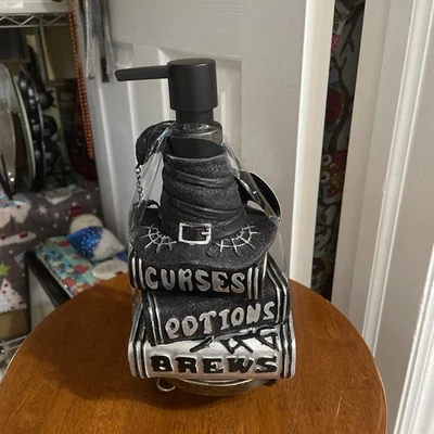 Mrs. Peter's Haunted Parlor Witch Hat & Spell Books Soap Dispenser - NWT - Image 1 of 4