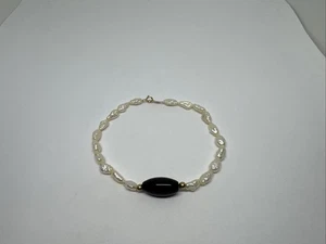 14K Solid Yellow Gold 7.25" White Rice Pearl & Onyx Bead Strand Bracelet - Picture 1 of 9