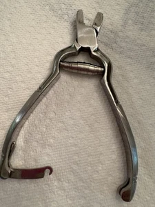 REVLON Revlon Full Jaw Cuticle Toe Nail Nipper Clipper Unused Immaculate Shape - Picture 1 of 7