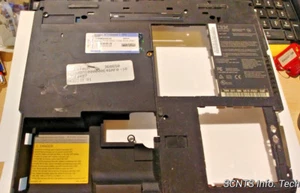 🔥🔥 IBM Thinkpad T23 Cover Inferiore Bottom Case 26P9786 08K7306 08K7364 - Picture 1 of 1