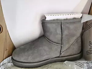 Botas para mujer UGG 1016222 clásicas mini II, talla 9 - grises - Imagen 1 de 2