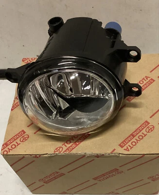 12-15 LEXUS IS250C IS350C F LENTE LUZ ANTINIEBLA DEPORTIVA, LADO DEL PASAJERO, FABRICANTE DE EQUIPOS ORIGINALES, NUEVO Foto 1 de 2