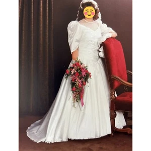 Brautkleid weiss, Gr. 40/42, Vintage (30 Jahre alt). - Bild 1 von 5