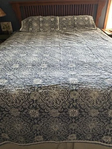 Pottery Barn Kristine Medallion Quilt & Shams Denim Blue Queen Bed Rare Pattern - Picture 1 of 11
