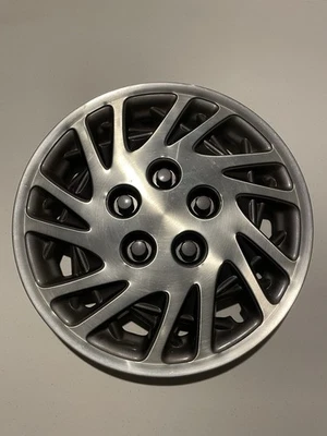 Dodge Caravan 1993-1995 tapacubos cubierta de rueda plateada 4684252 OEM Foto 1 de 4