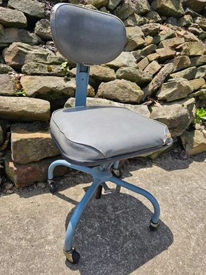 Taburete de dibujo industrial vintage silla de escritorio Cramer ajustable giratorio sobre ruedas Foto 1 de 4