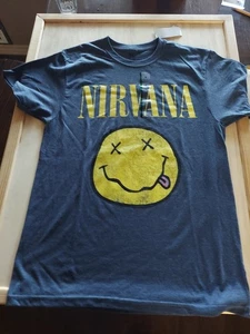 Camisa Nirvana Para Hombres Talla L Azul Manga Corta Elastizada Banda de Rock Gráfica Camiseta Música - Imagen 1 de 4