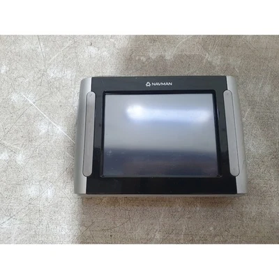 Navman S30 Satellite Navigator Silver Bluetooth 32MB Capacity 3.5" Touchscreen - Image 1 of 4