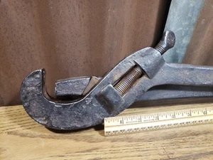 ANTIQUE #3 1870S PATENT PIPE TONGS WRENCH BLACKSMITH WAGON TOOL - Picture 1 of 7