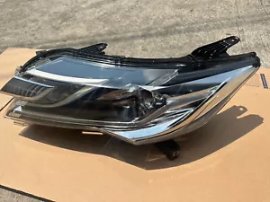Perfect ! 2016-2020 Mitsubishi Pajero sport Left Headlight - Picture 1 of 13