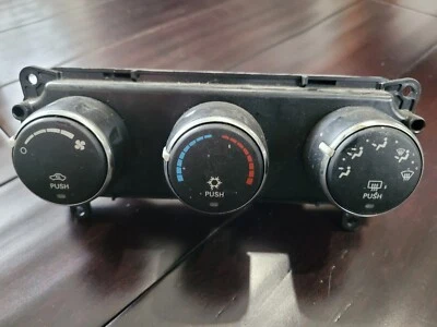Dodge Nitro/Liberty 2007-2009 calefacción y control de clima (HVAC) P55111980AA usado Foto 1 de 2