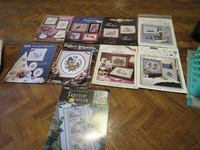 Lot of 9 cross stitch books Birds and Flowers - Image 1 of 4
