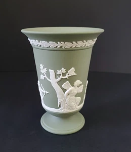 VTG Wedgwood England Sage Green Jasperware Footed Vase 5.5" Tall x 4" Diameter - Picture 1 of 12