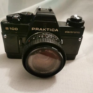 Praktica B100 electronic con obiettivo Pentacon PRAKTICAR 1:1.8/50 MC - Foto 1 di 7