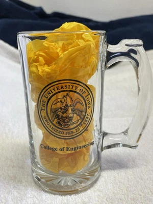 Taza de cerveza Iowa, University of College of Engineering vidrio transparente logotipo negro 12 oz Foto 1 de 4