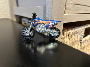 Hot Wheels Mainline - Race Team /  HW450F Dirt Bike - Blue - Model Motorbike - Picture 1 of 5