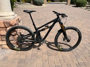Used 2022 Yeti cycles SB150 T2 Large carbon mountain bike - Picture 1 of 5
