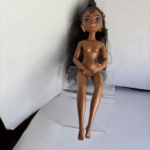 Barbie Besties BROOKLYN Skate Fiesta Muñeca DESNUDA Con Pendientes Nueva Articulada - Imagen 1 de 12