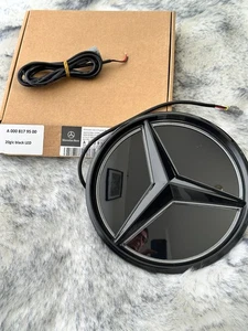 Mercedes-Benz Gloss BLACK LED Grill Star Emblem 20-2024 GLC X253 PN-A0008800300 - Picture 1 of 4