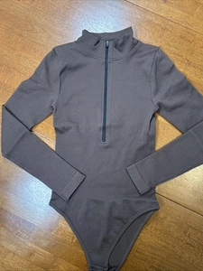 Body OQQ para mujer talla pequeña marrón manga larga - Imagen 1 de 14
