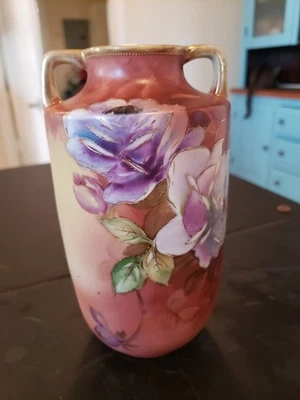 Jarrón de porcelana Atq pintado a mano Nippon púrpura y blanco floral con adornos dorados Foto 1 de 4