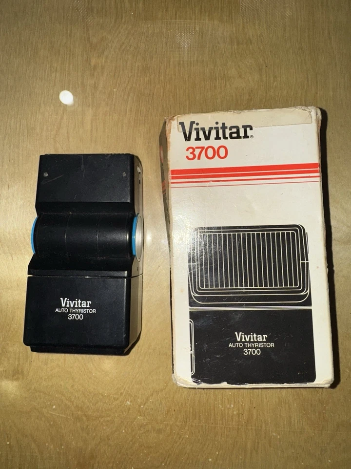 Vivitar Auto Thyristor 3700 Camera Flash Photography  Equipment - Image 1 of 4