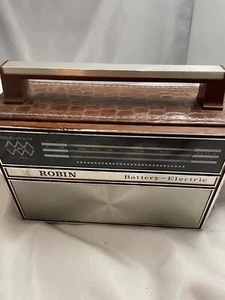 Vintage Robin Battery-Electric Am-Fm transistor radio w/crocodile leather look. - Picture 1 of 10