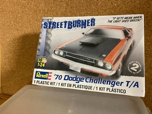 Revell Street Burner '70 Dodge Challenger T/A 1:24 Scale Factory sealed Skill-2 - Picture 1 of 7